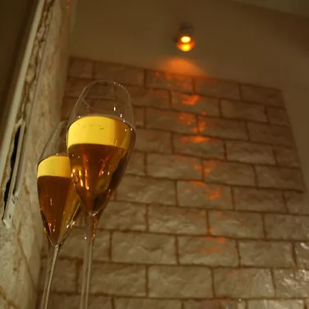 فندق مبيت وإفطار H501 *