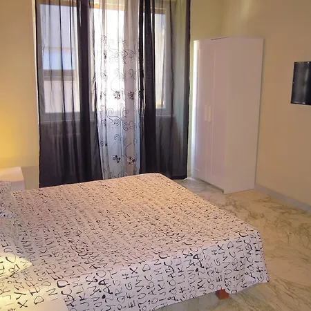 לינה וארוחת בוקר H501 *